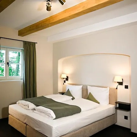 Riedern Suites شقة *